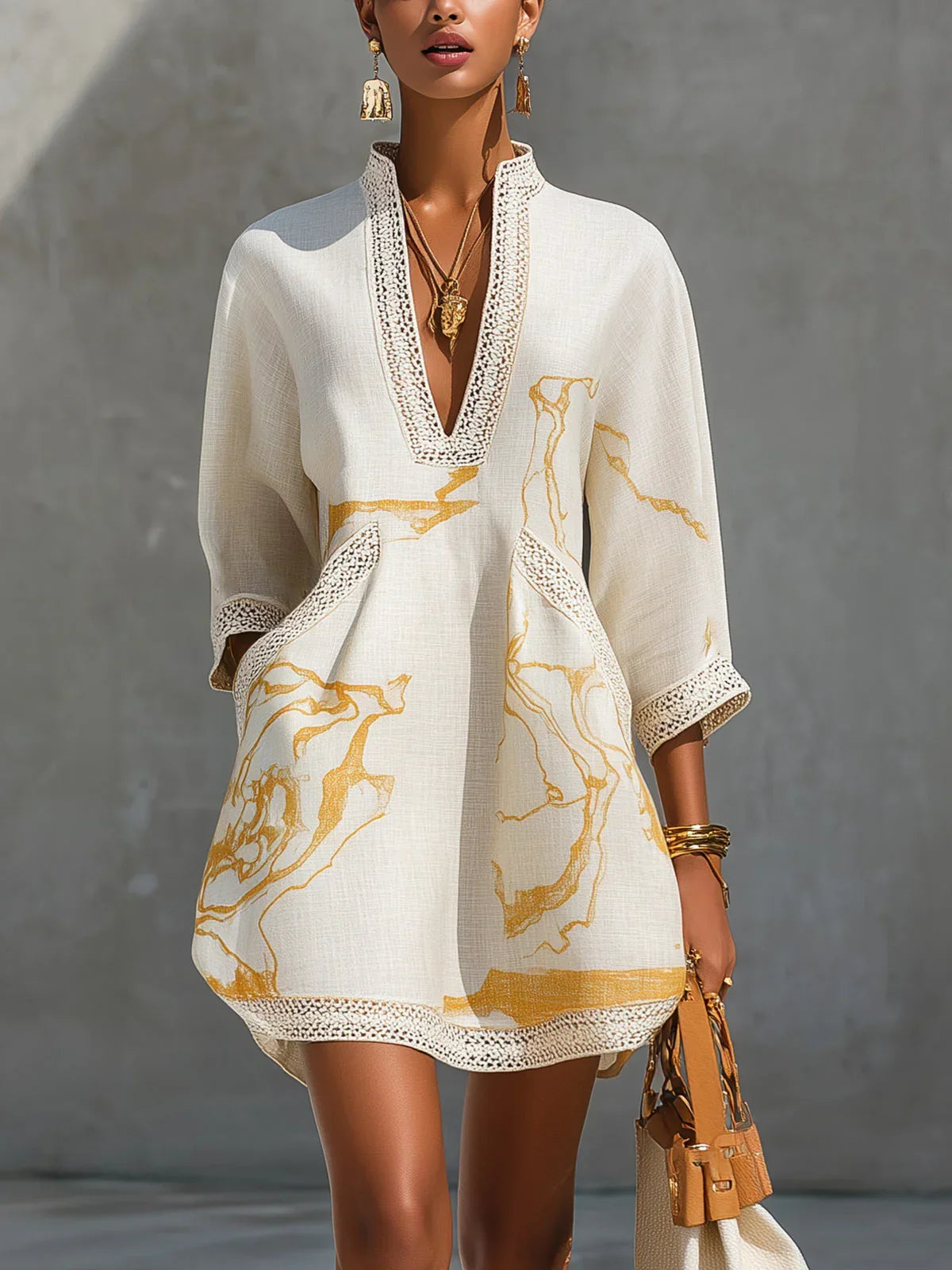 Alexia - Vestido Midi Estampado Mármol Dorado con Escote en V y Crochet